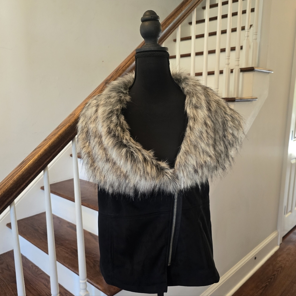 ❤️ Lisa Rinna Faux Fur Collar Vest